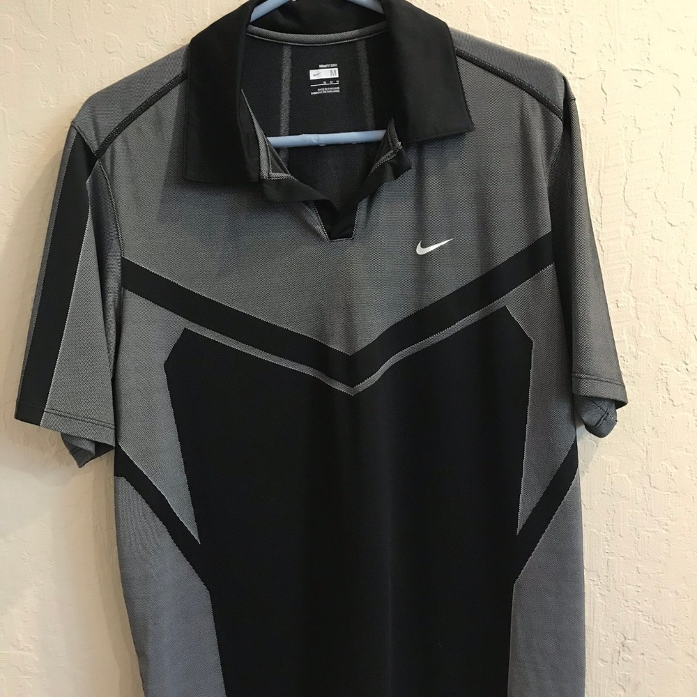 Nike Dri-fit black tennis shirt size M